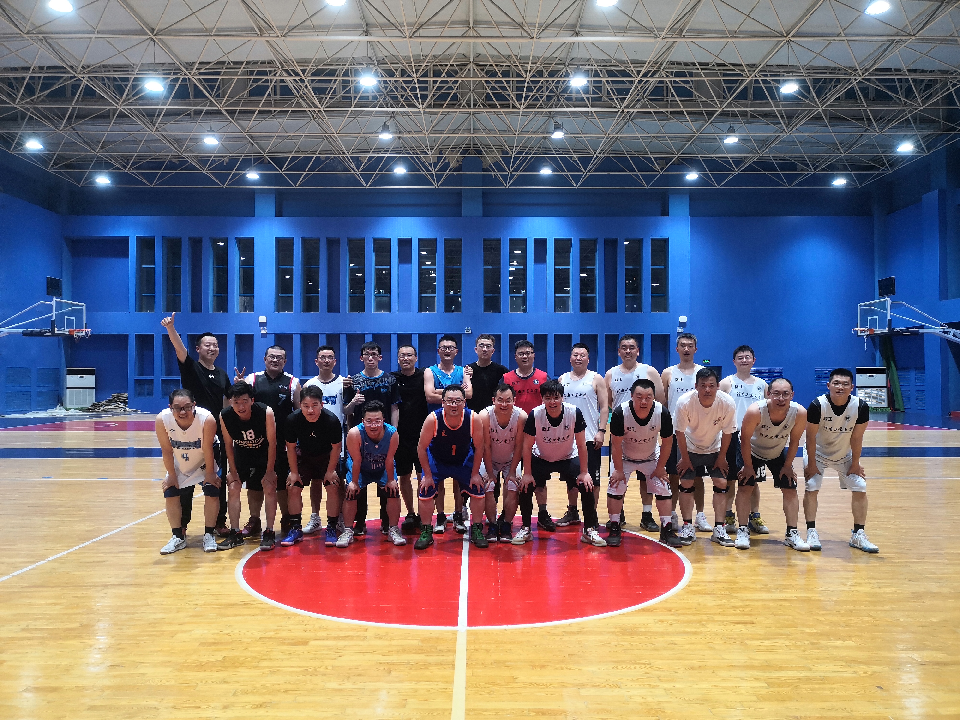 包含NBA球队火热备战新赛季，盼再创国际篮球辉煌的词条